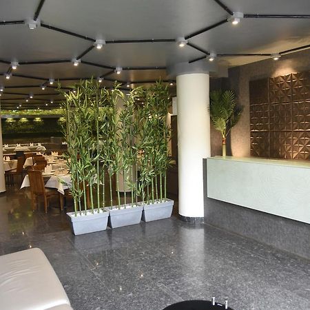 Oyo 10672 Hotel Riviera Nashik Dış mekan fotoğraf