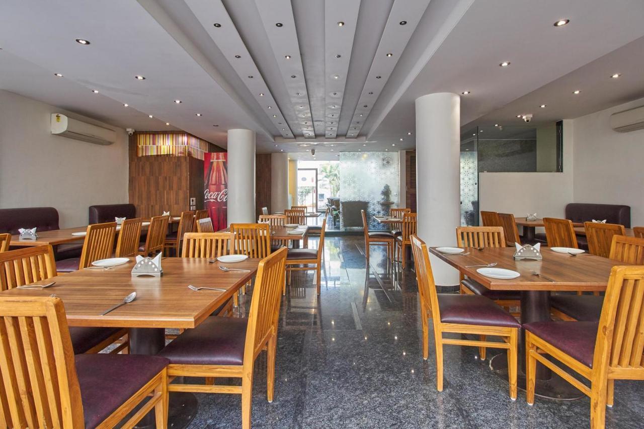 Oyo 10672 Hotel Riviera Nashik Dış mekan fotoğraf