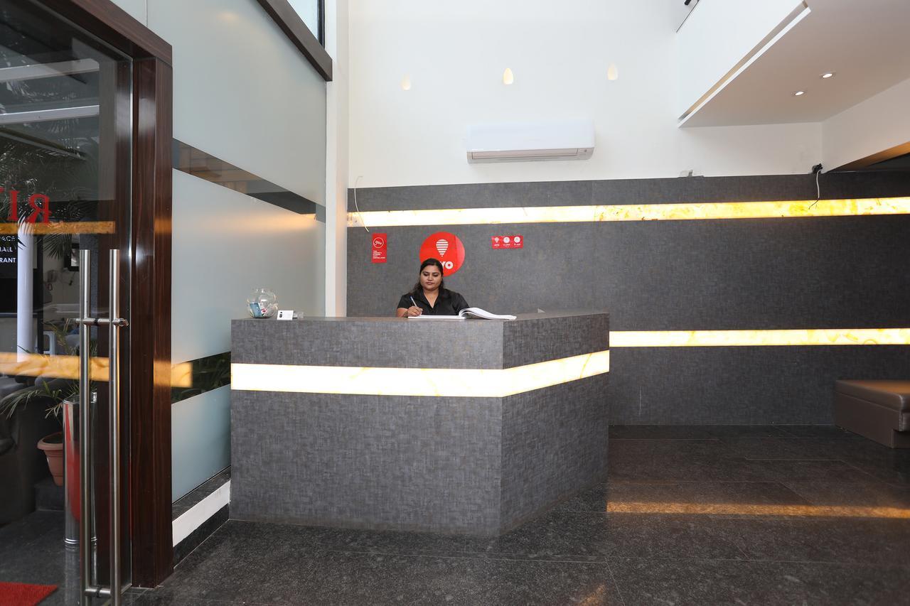 Oyo 10672 Hotel Riviera Nashik Dış mekan fotoğraf