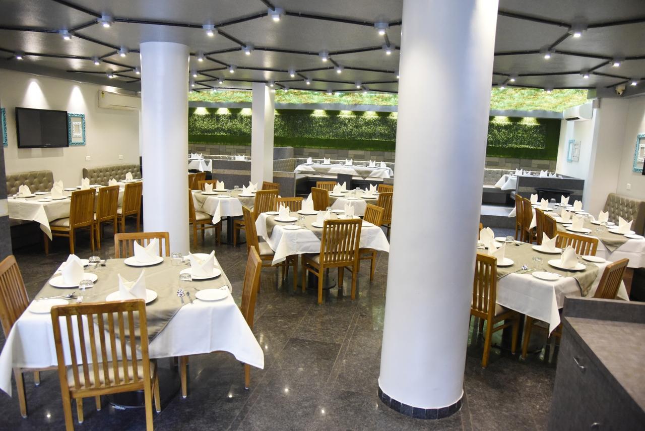 Oyo 10672 Hotel Riviera Nashik Dış mekan fotoğraf