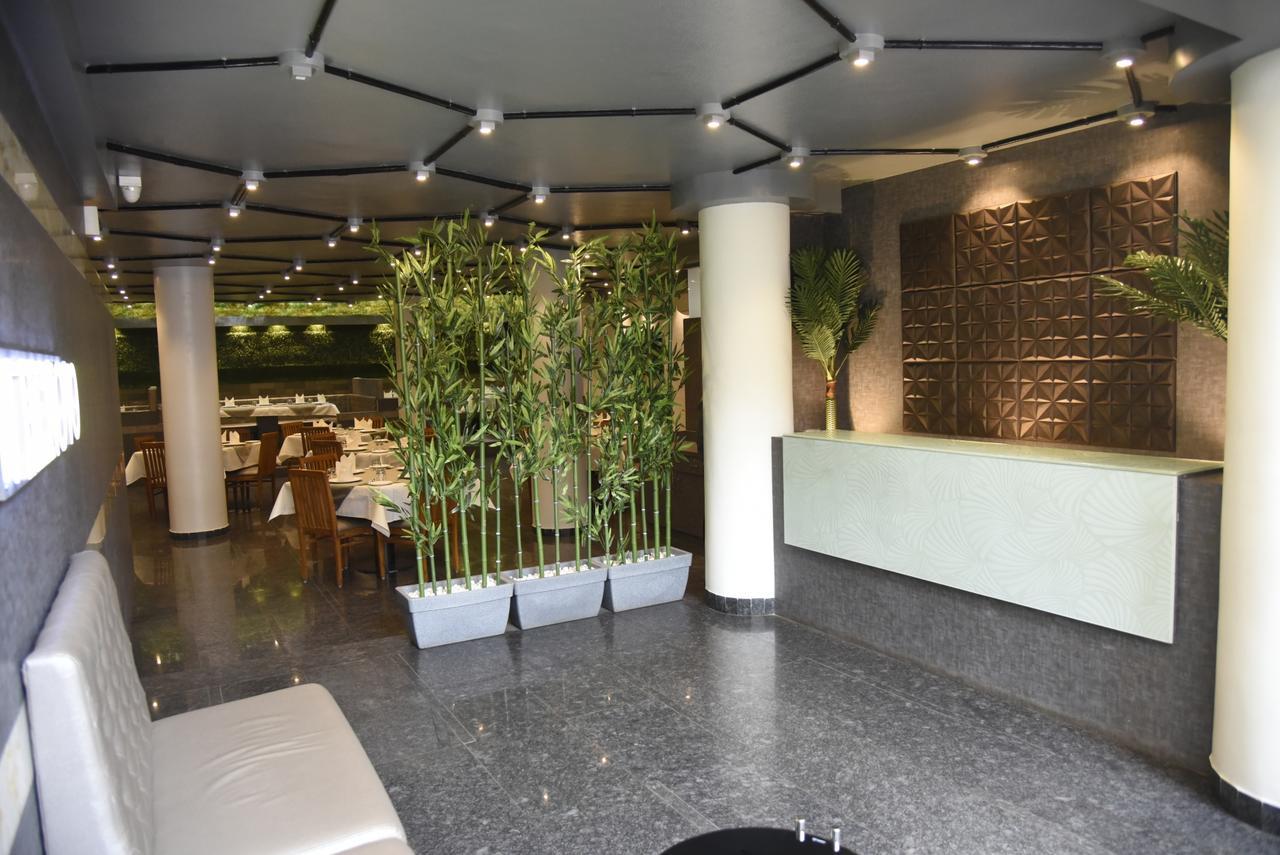 Oyo 10672 Hotel Riviera Nashik Dış mekan fotoğraf
