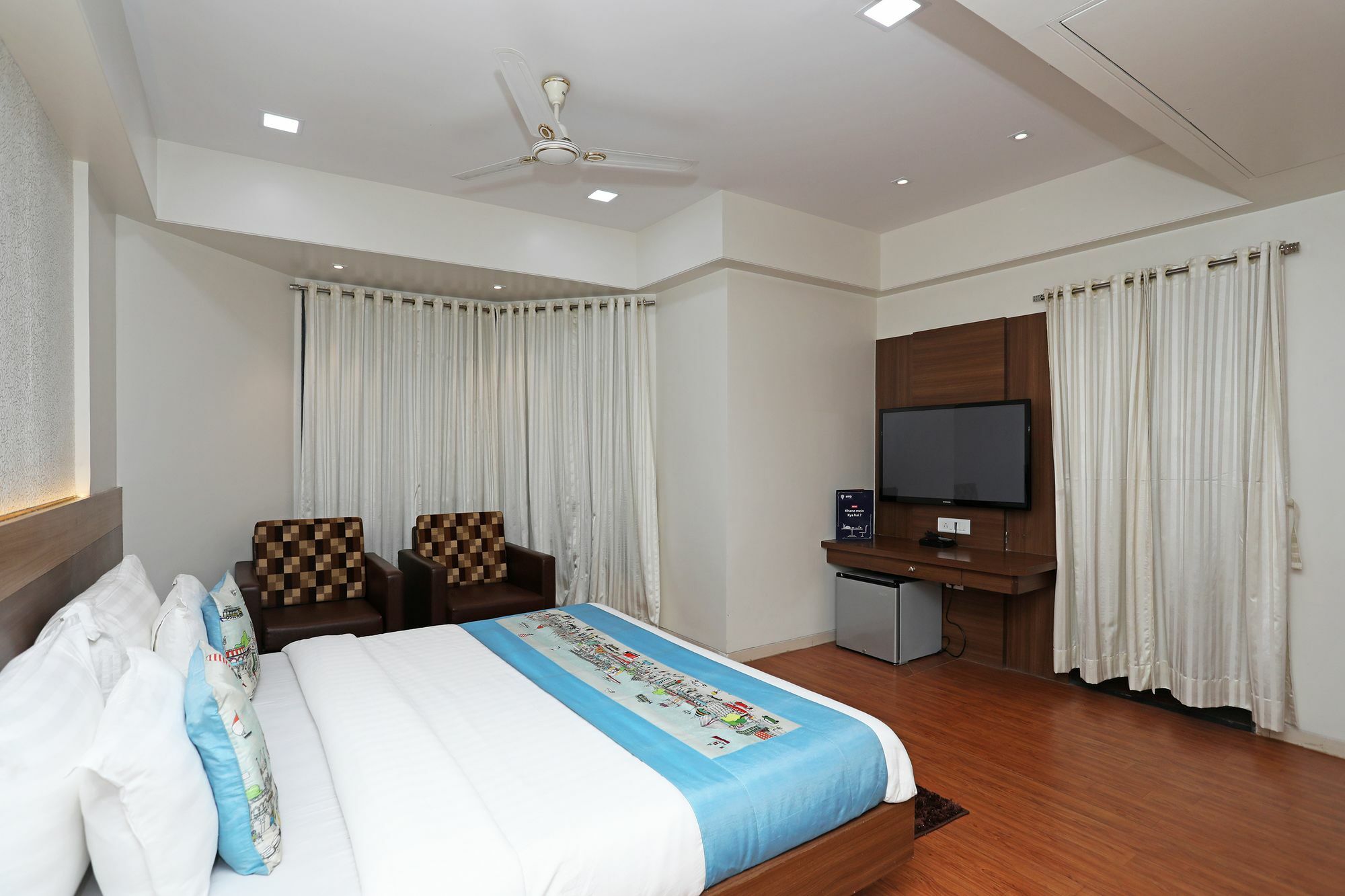 Oyo 10672 Hotel Riviera Nashik Dış mekan fotoğraf