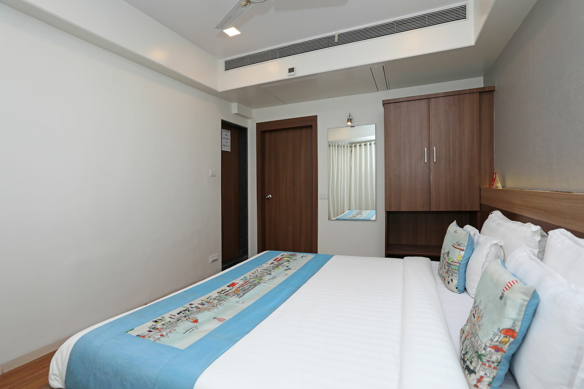 Oyo 10672 Hotel Riviera Nashik Dış mekan fotoğraf