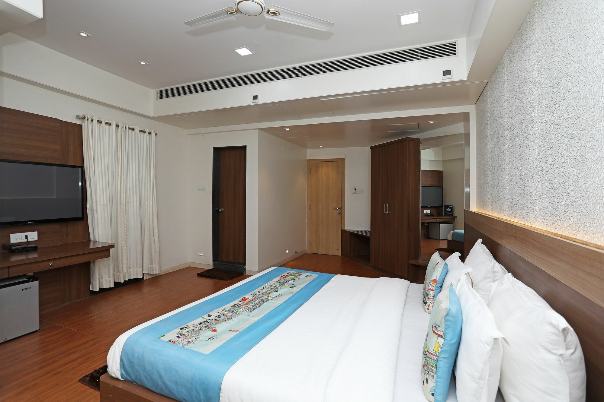 Oyo 10672 Hotel Riviera Nashik Dış mekan fotoğraf