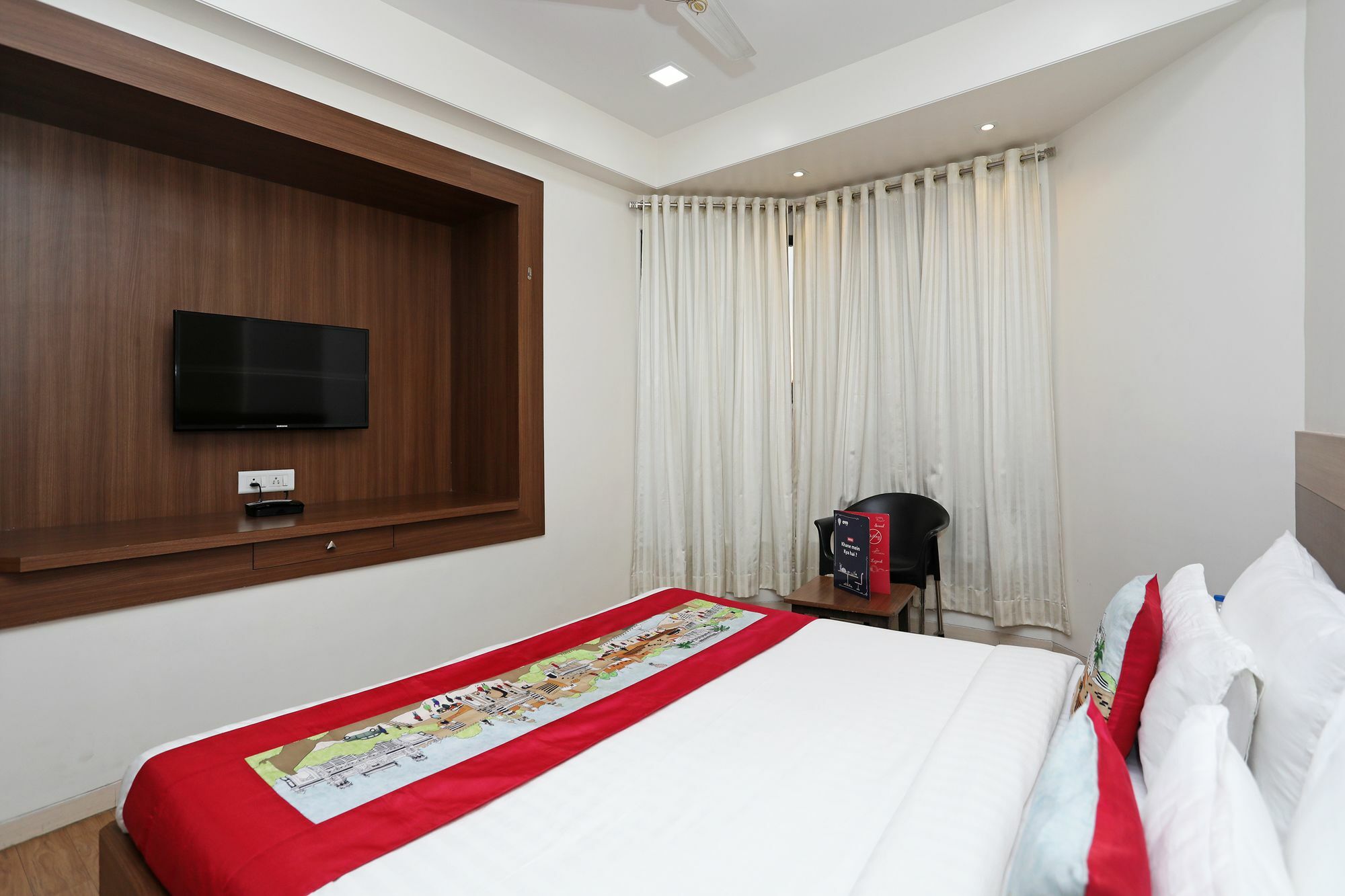 Oyo 10672 Hotel Riviera Nashik Dış mekan fotoğraf